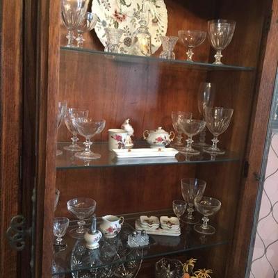 various hutch items 
