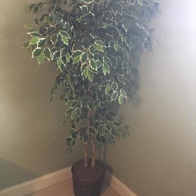 artificial potted plant 