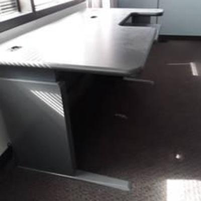 Desk W Ergonomic Keyboard Tray
