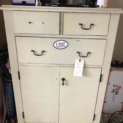 Chest of drawers $85
30 X 21 X 45"