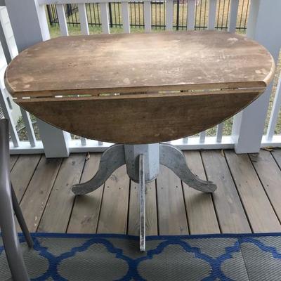 Drop leaf table $75
39 X 39 X 30"