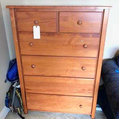 Chest of drawers $85