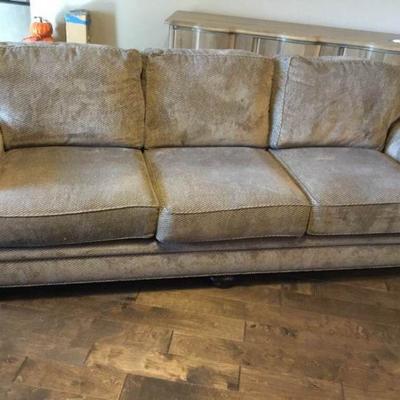 Broyhill Heuer Sofa