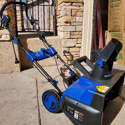 Electric snow blower