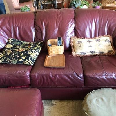 Leather couch from Italy hams made ! $400 