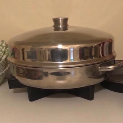 Electric skillet $10 