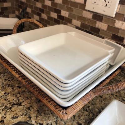 Pampered chef $4 each plate 