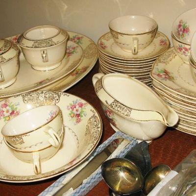 A complete set of vintage china   BUY IT NOW $ 65.00