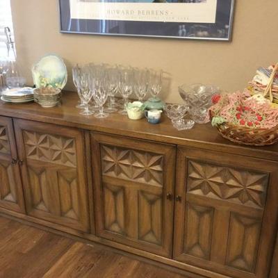 Buffet Console - Nice Storage