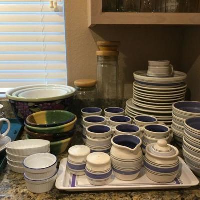 Pfaltzgraff Rio Stoneware set, Ceramic Bowls, White Ceramic baking dishes.