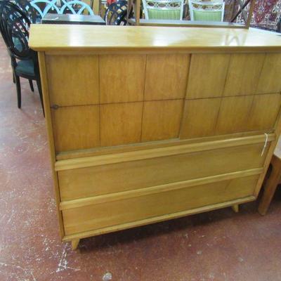 Mid Century Modern blond chest of drawers