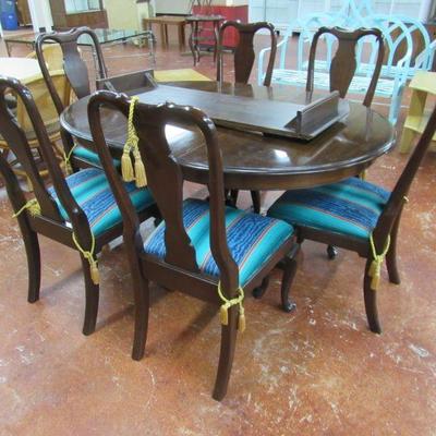 Ethan Allen Dining Table  with 6 Chairs