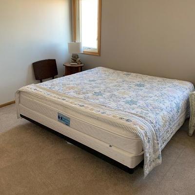 King size select comfort bed, split box spring