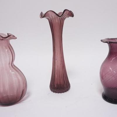 1091	THREE AMETHYST GLASS VASES, TALLEST 11 IN H 
