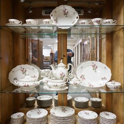 1027	92 PIECE ROSENTHAL POMPADOUR DINNERWARE SET, LARGEST PLATTER IS 15 IN, COFFEE POT IS 12 IN H 

