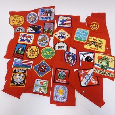 1086	LARGE LOT OF BOY SCOUT PATCHES 
