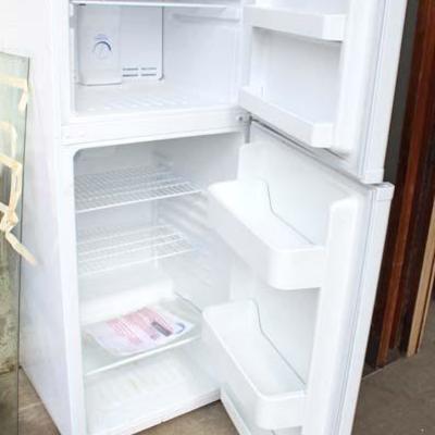 Apartment Size â€œDanbyâ€ Freezer Refrigerator with working Paperwork and Working Condition 
