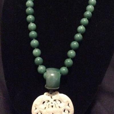 MLC118 White Jade Pendant Beaded Necklace
