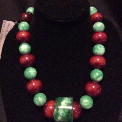 MLC108 Amber Resin Beads Necklace with Large Jade Bead