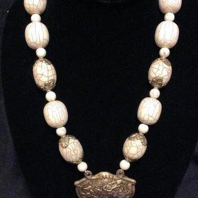 MLC090 White Resin Oval Beads Necklace & Dragon Pendant 