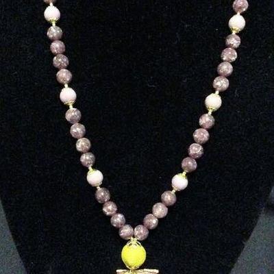 MLC105 Natural Shell Pendant Necklace