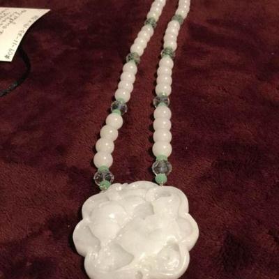 MLC175 White Jade Pendant & Beads Necklace