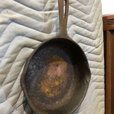 https://www.ebay.com/itm/124123627869 LAN781 7in Cast Iron Skillet Local Pickup $10