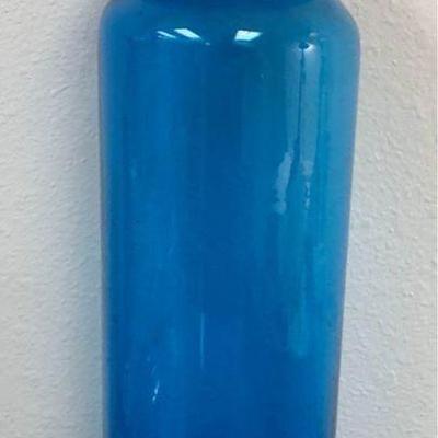 https://www.ebay.com/itm/124131287242 LAN9968; Tall Blue Glass Jar $10