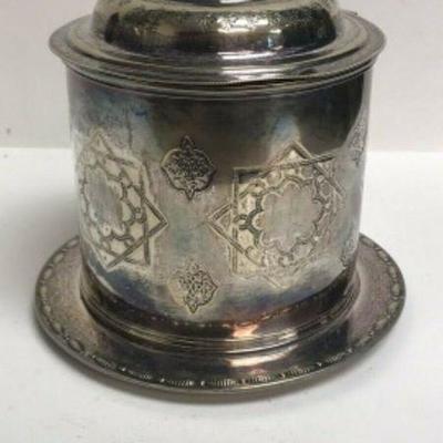 https://www.ebay.com/itm/114152355677 SM3033: SILVER OR SILVERPLATE? DECORATIVE DISH WITH ATTACHED LID AND PLATE