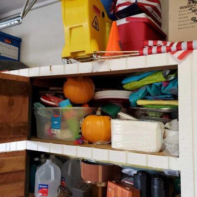 Party and Holiday Supplies
