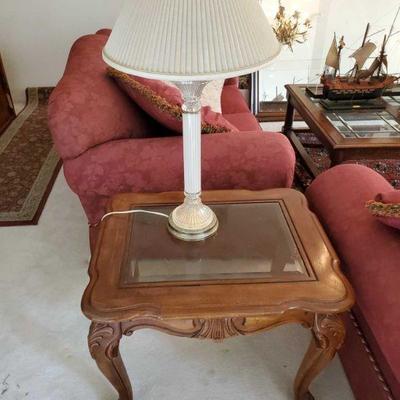 2 Barker Bros. End Tables, 2 Lamps and 1 Glass Bowl
Tables measure approx 23"x28" Lamps measure approx from 17"x29"...