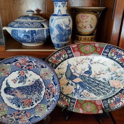 2 Decorative Plates, 2 Vases and Punch Bowl
2 Decorative Plates, 2 Vases and Liberty Blue Punch Bowl