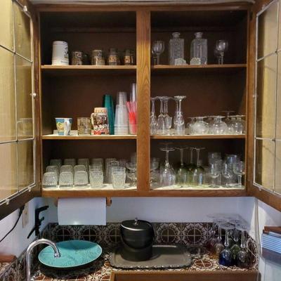 Beer Steins, Wine Glasses, Brandy Glasses, Decanters and more!
Includes ice bucket, oneida tray, plastic cups, straws and much more!