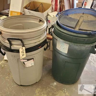 5 Trashcans and 2 Lids