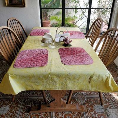 Dining Room Table With 4 Chairs
Dining Room Table Measures Approx 60"(L)Ã—29"(H)Ã—35"(W)