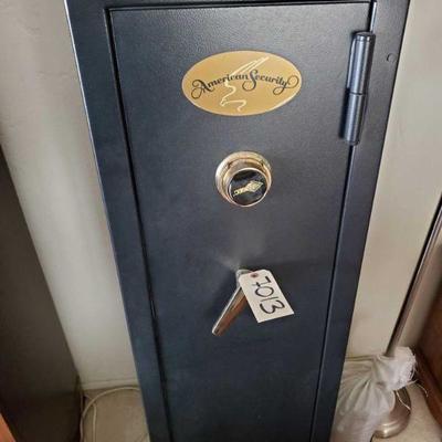 American Security Safe
Measures approx 17.5(L)×54.5(H)×16.5(W)