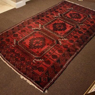 Handknotted rug, approx 4' X 7'6"