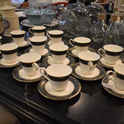 Royal Doulton "Carlyle" teacups and saucers