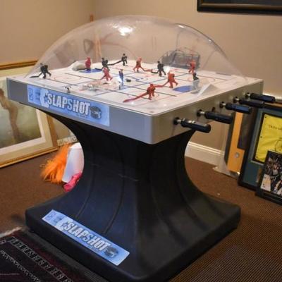 Slapshot bubble top hockey game