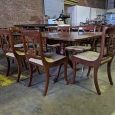 Antique 1950's Duncan Phyfe Table With Leaves And Six Chairs