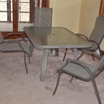 SOLD SOLD SOLD #25 Patio Set with Table 38'x60"  and 4 Chairs $40