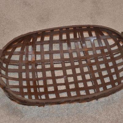 SOLD SOLD SOLD #69 Metal Basket 19''wx11''l $10