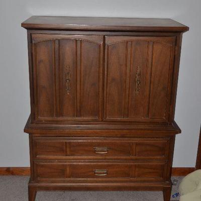 #28 Bureau 40wX19"dX51"h  $40