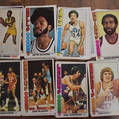 Lot of Approximately 110 NBA Basketball Trading Cards Topps 1969 -WILL SHIP