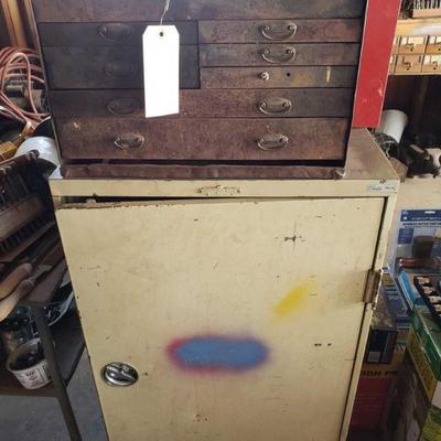 Cabinet, tools and tool boxes
Cabinet approx. 48