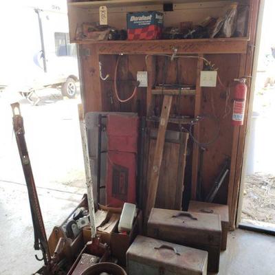 Hi-Lift, 2 Jacks, 3 Creepers, Tool Boxes, NOS Car Parts
Also includes casters and misc tools