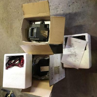 2 Chicago Electric Portable Winches
2 Chicago Electric Portable Winches