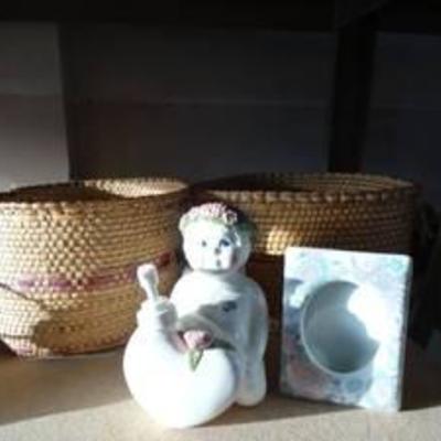 Angel, Frame and 2 Matching Baskets