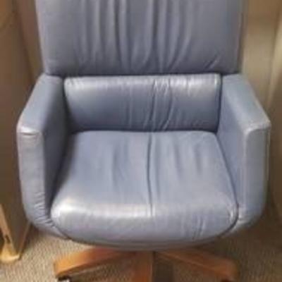 Artec Blue Leather Executive Office Chair ~ Seat Measures 20 in. ~ Some Roughness on Side of Arms