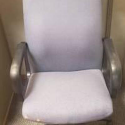 Adjustable Armed Office Chair ~ Seat Measures 20 in. ~ Couple Rough Spots